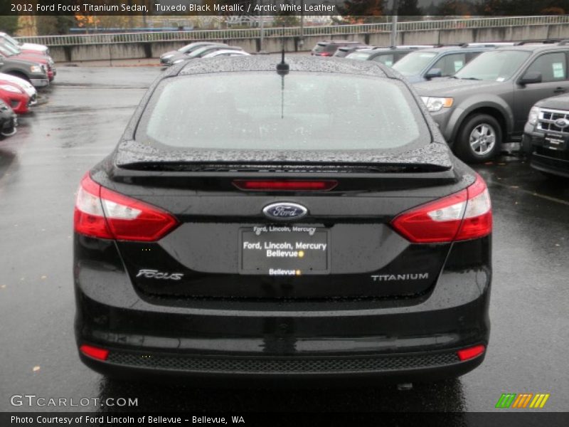 Tuxedo Black Metallic / Arctic White Leather 2012 Ford Focus Titanium Sedan