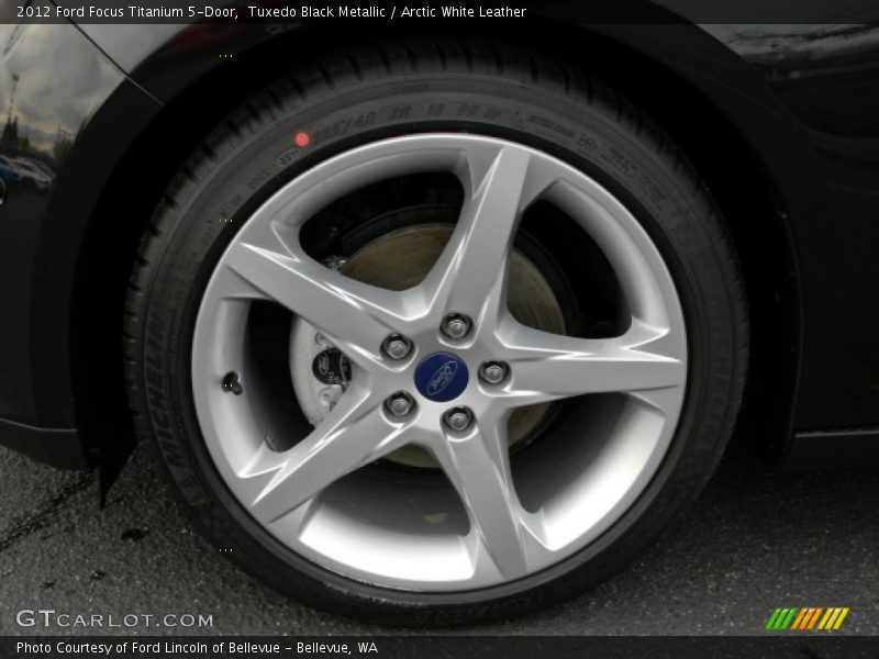 Tuxedo Black Metallic / Arctic White Leather 2012 Ford Focus Titanium 5-Door