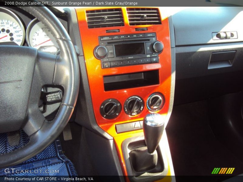 Controls of 2008 Caliber SXT