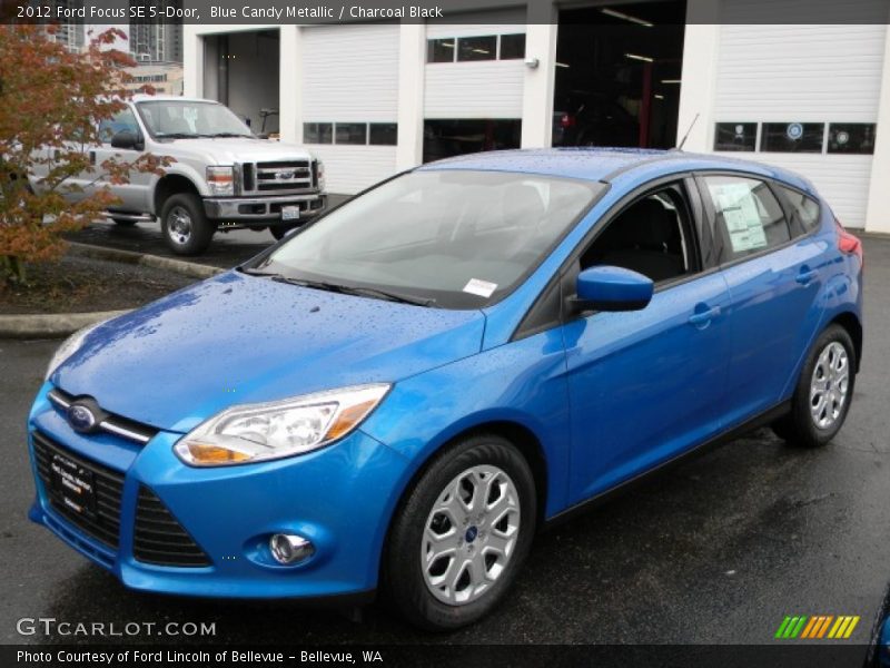 Front 3/4 View of 2012 Focus SE 5-Door