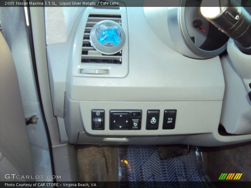 Liquid Silver Metallic / Cafe Latte 2005 Nissan Maxima 3.5 SL