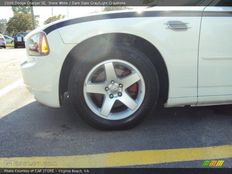 Stone White / Dark Slate Gray/Light Graystone 2006 Dodge Charger SE