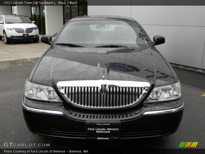 Black / Black 2011 Lincoln Town Car Signature L