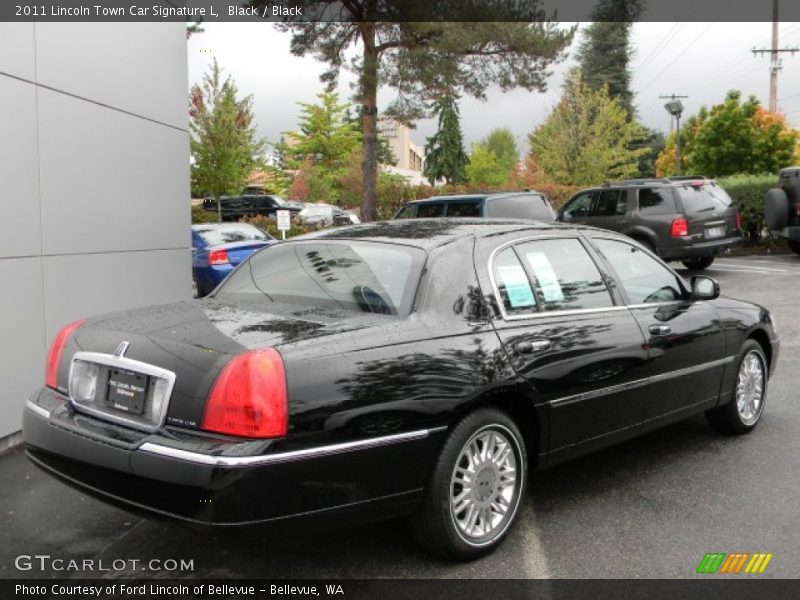 Black / Black 2011 Lincoln Town Car Signature L
