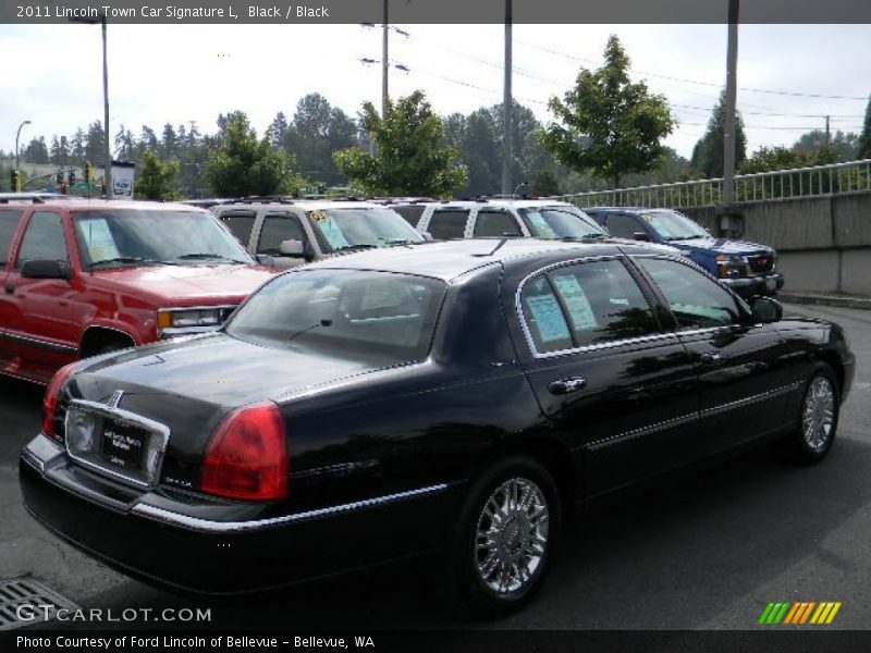 Black / Black 2011 Lincoln Town Car Signature L