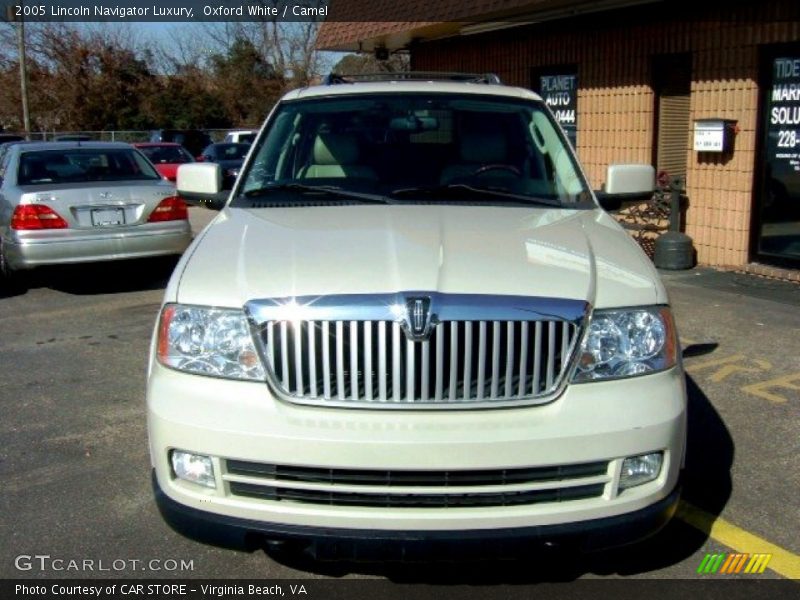 Oxford White / Camel 2005 Lincoln Navigator Luxury