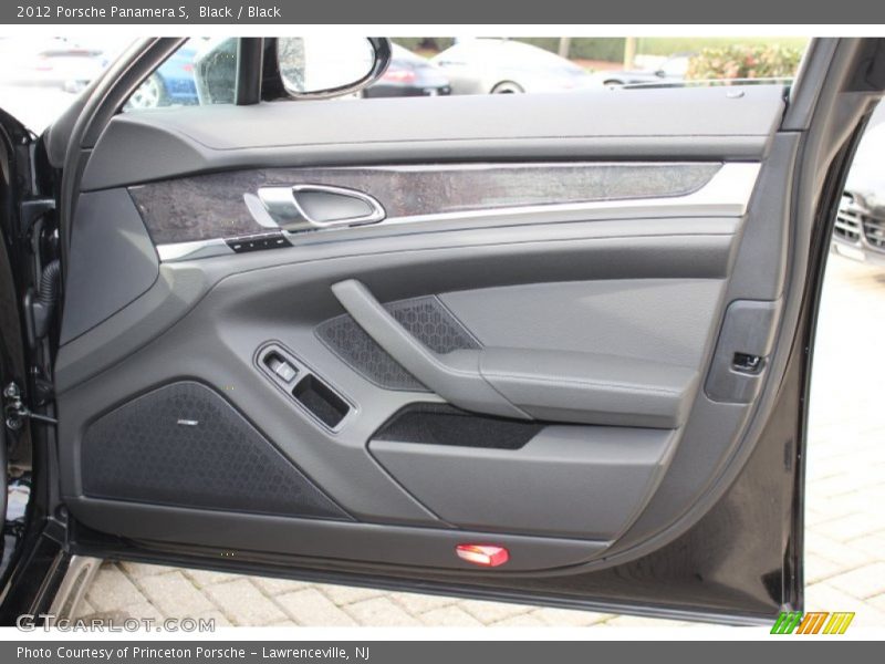 Door Panel of 2012 Panamera S