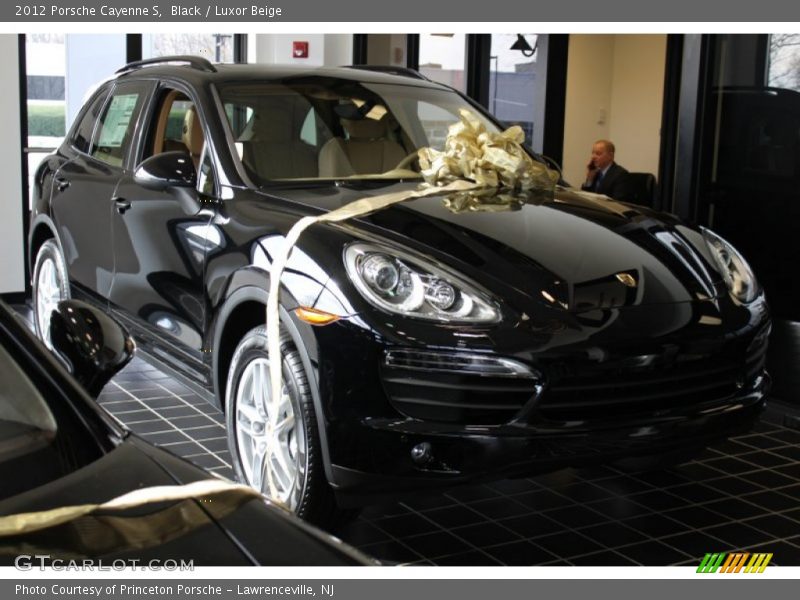 Black / Luxor Beige 2012 Porsche Cayenne S