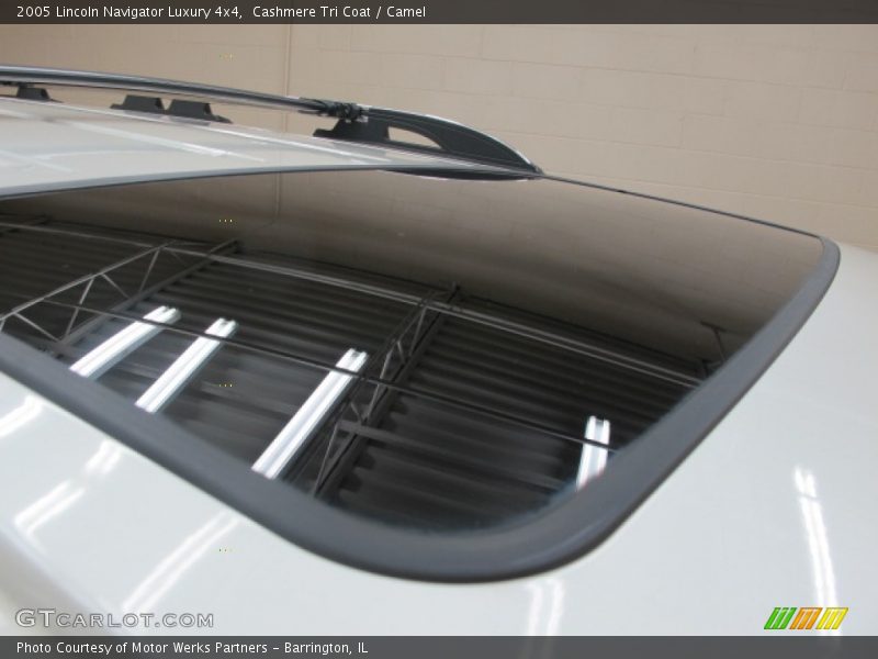 Cashmere Tri Coat / Camel 2005 Lincoln Navigator Luxury 4x4