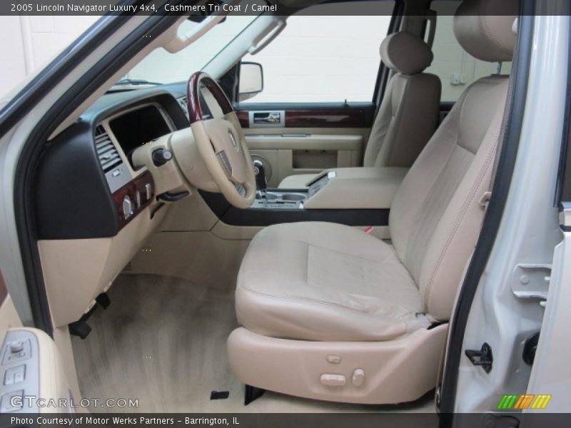 Cashmere Tri Coat / Camel 2005 Lincoln Navigator Luxury 4x4
