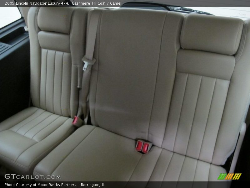 Cashmere Tri Coat / Camel 2005 Lincoln Navigator Luxury 4x4