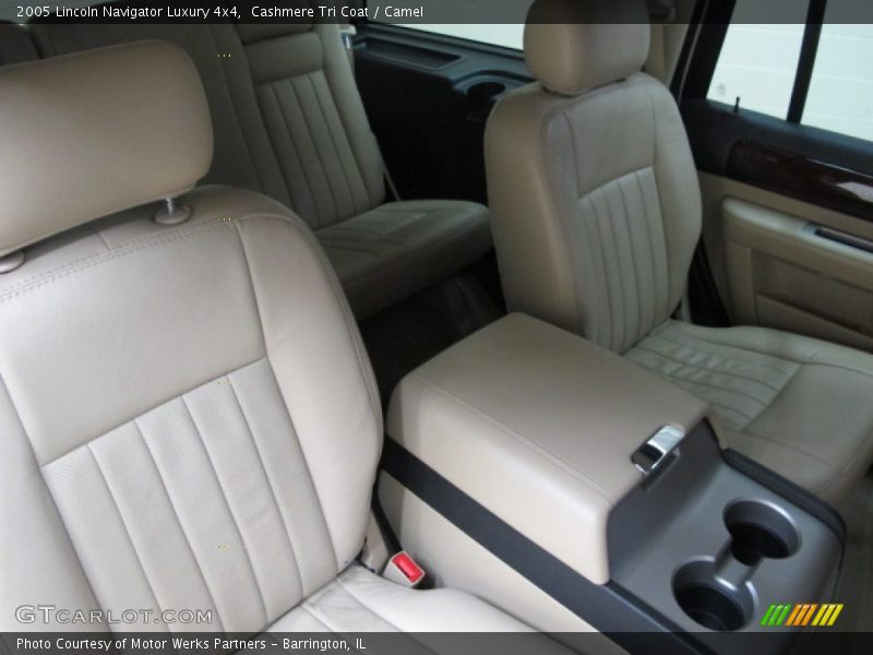 Cashmere Tri Coat / Camel 2005 Lincoln Navigator Luxury 4x4