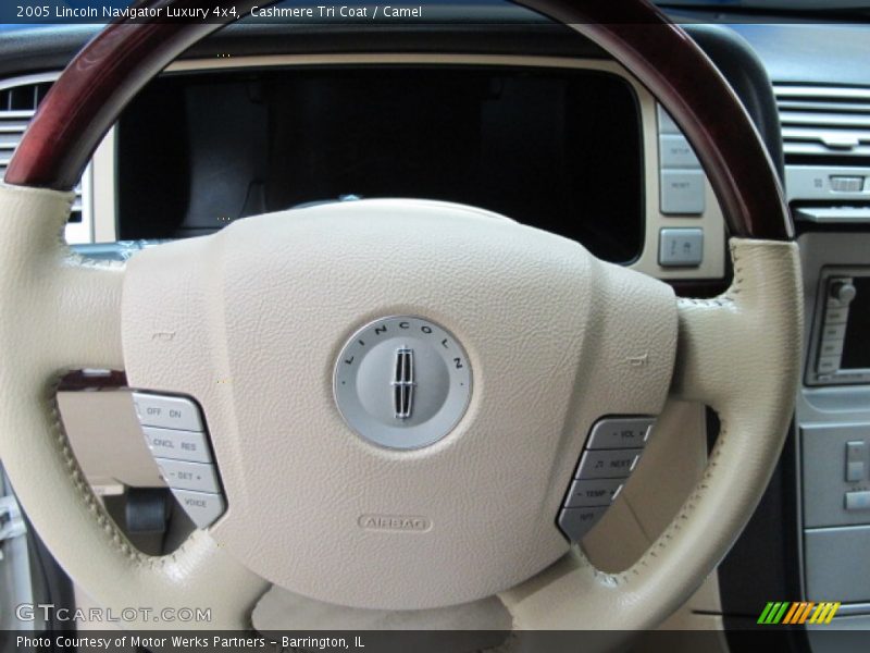 Cashmere Tri Coat / Camel 2005 Lincoln Navigator Luxury 4x4