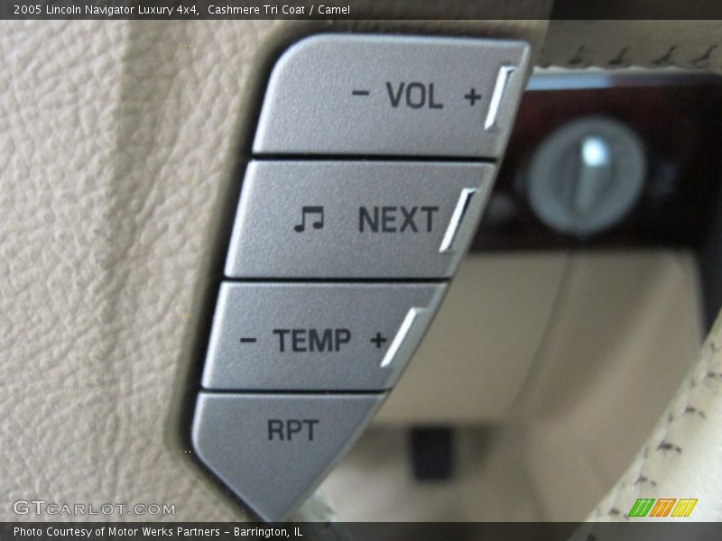Cashmere Tri Coat / Camel 2005 Lincoln Navigator Luxury 4x4