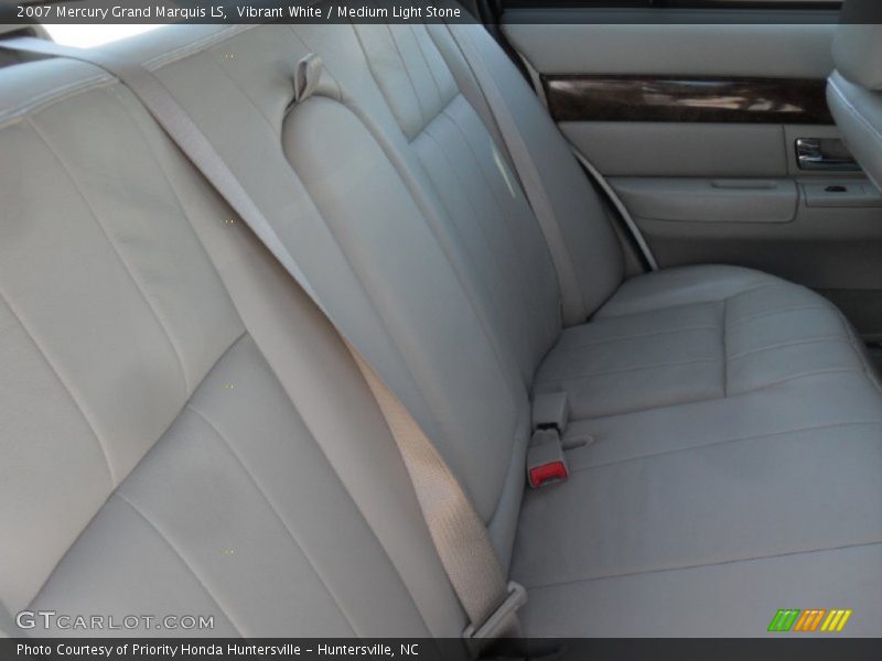Vibrant White / Medium Light Stone 2007 Mercury Grand Marquis LS