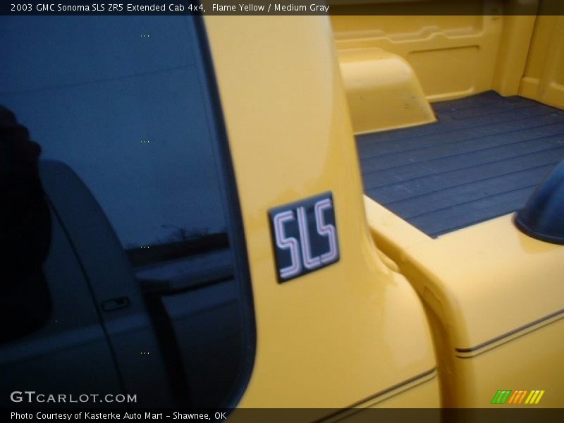  2003 Sonoma SLS ZR5 Extended Cab 4x4 Logo