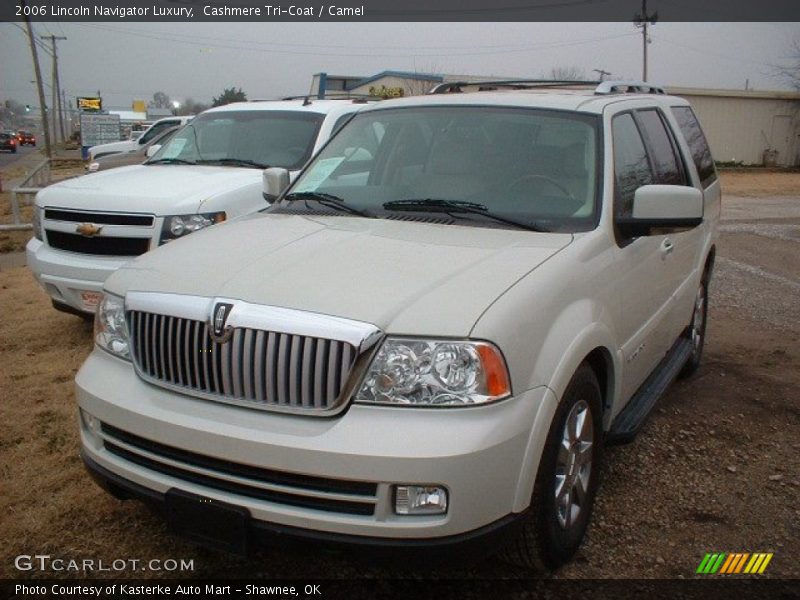 Cashmere Tri-Coat / Camel 2006 Lincoln Navigator Luxury