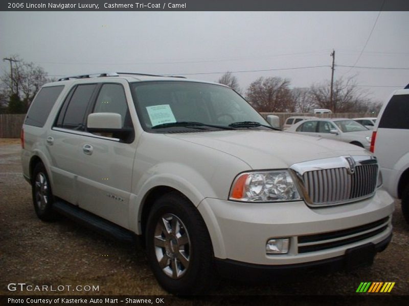 Cashmere Tri-Coat / Camel 2006 Lincoln Navigator Luxury