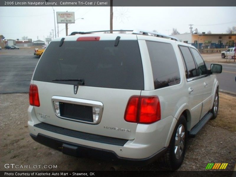 Cashmere Tri-Coat / Camel 2006 Lincoln Navigator Luxury