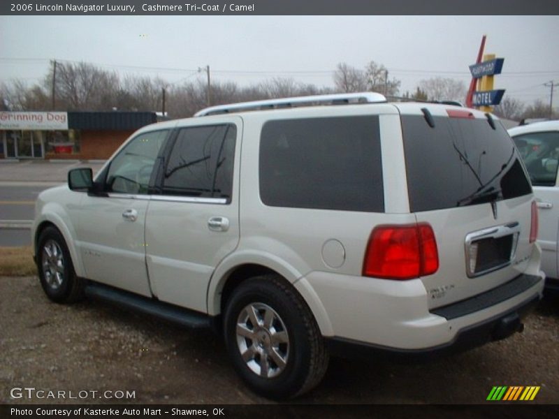 Cashmere Tri-Coat / Camel 2006 Lincoln Navigator Luxury