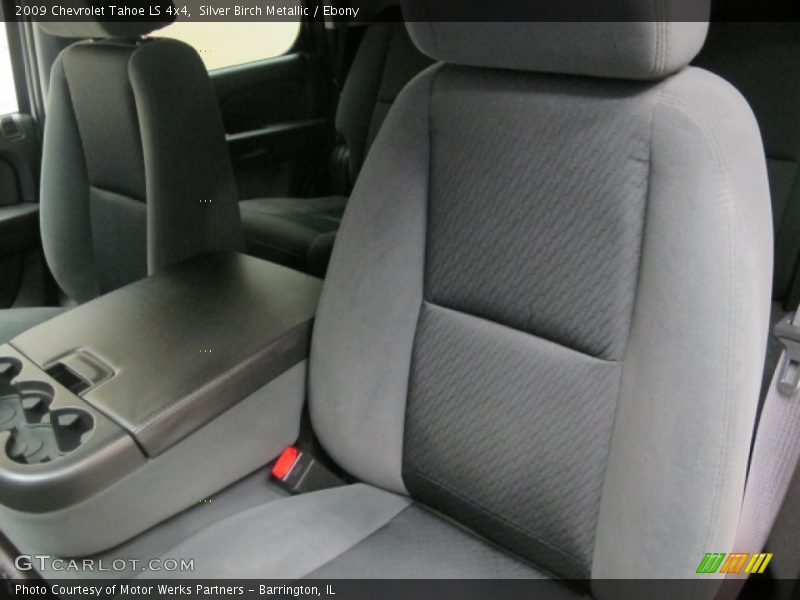 Silver Birch Metallic / Ebony 2009 Chevrolet Tahoe LS 4x4