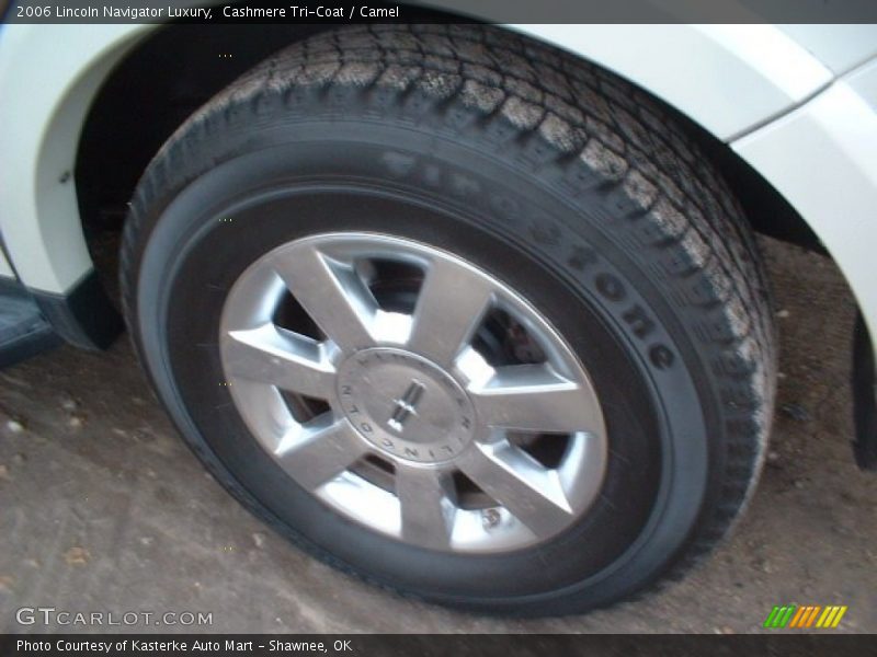 Cashmere Tri-Coat / Camel 2006 Lincoln Navigator Luxury