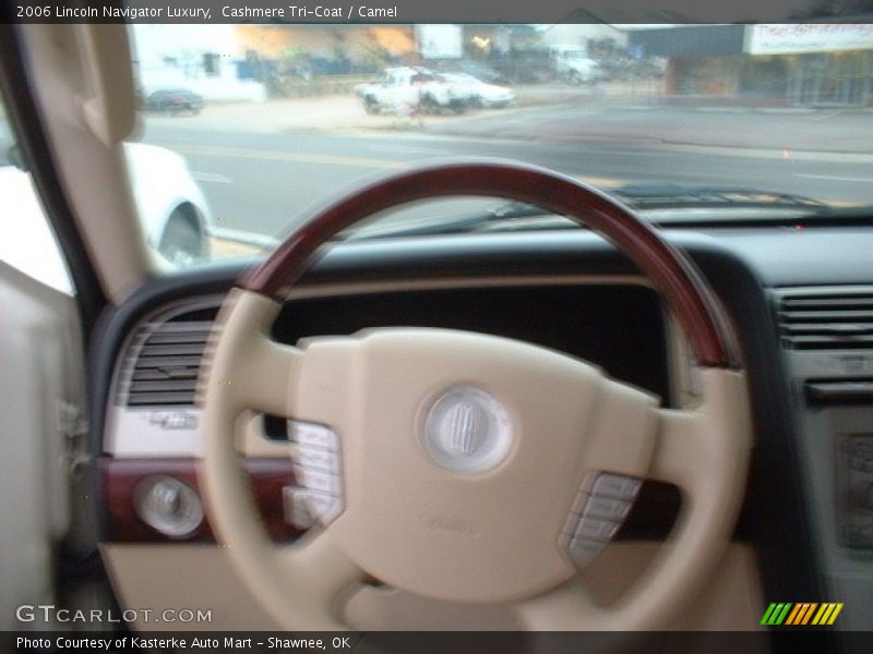 Cashmere Tri-Coat / Camel 2006 Lincoln Navigator Luxury
