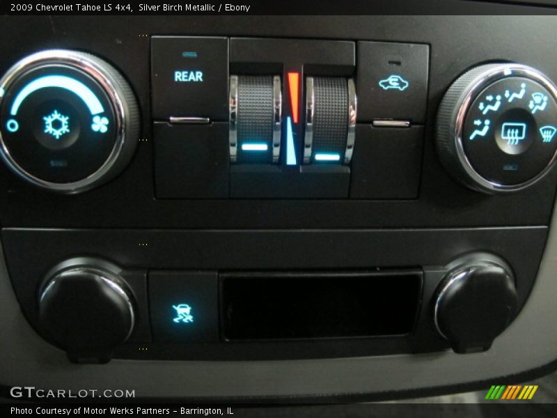 Controls of 2009 Tahoe LS 4x4