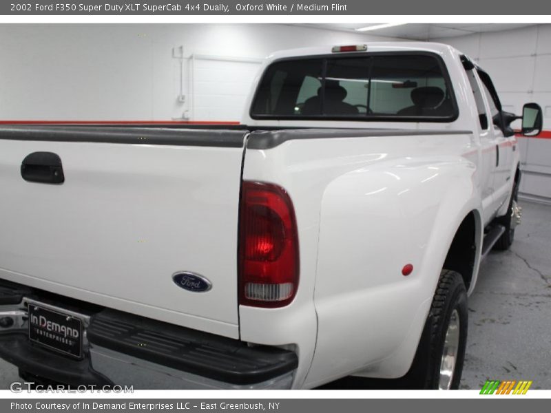 Oxford White / Medium Flint 2002 Ford F350 Super Duty XLT SuperCab 4x4 Dually