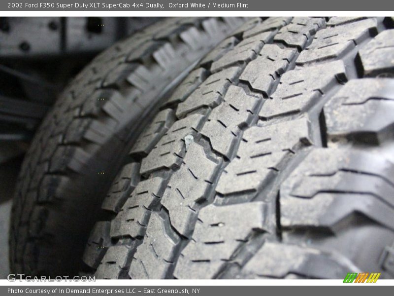 Oxford White / Medium Flint 2002 Ford F350 Super Duty XLT SuperCab 4x4 Dually