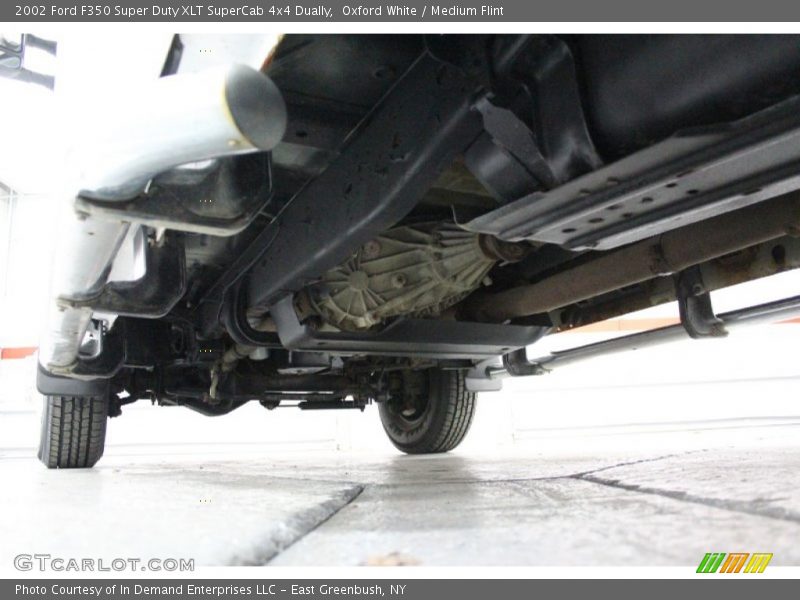 Oxford White / Medium Flint 2002 Ford F350 Super Duty XLT SuperCab 4x4 Dually