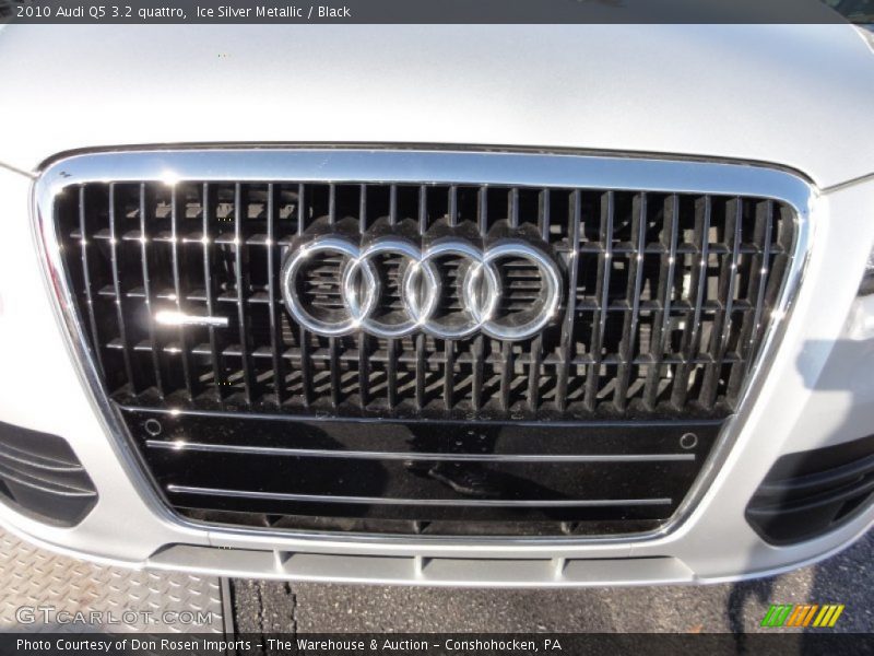 Ice Silver Metallic / Black 2010 Audi Q5 3.2 quattro