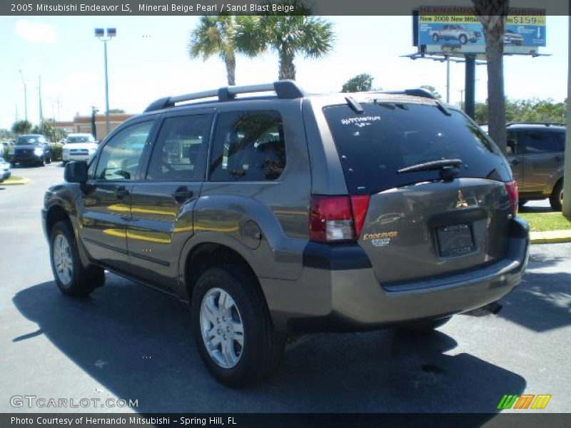 Mineral Beige Pearl / Sand Blast Beige 2005 Mitsubishi Endeavor LS