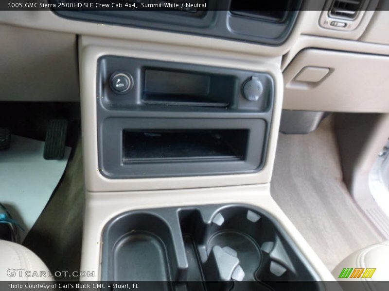 Summit White / Neutral 2005 GMC Sierra 2500HD SLE Crew Cab 4x4