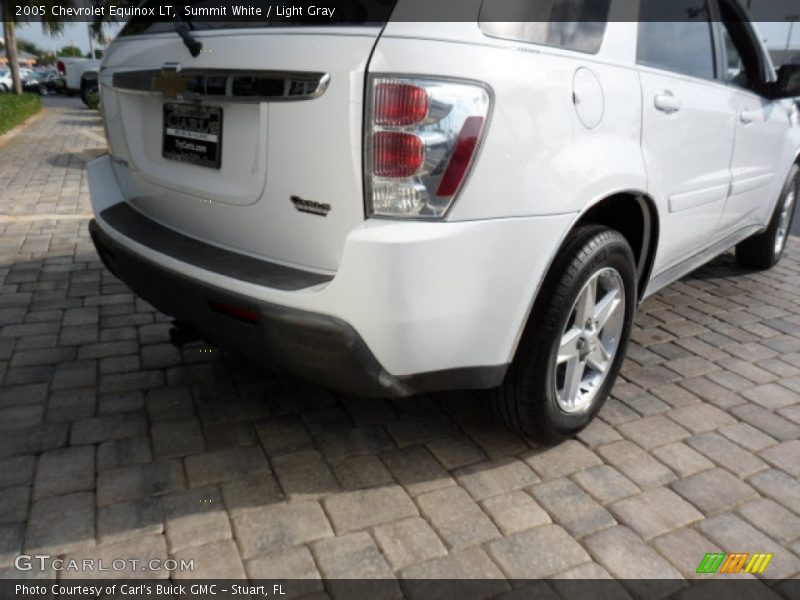 Summit White / Light Gray 2005 Chevrolet Equinox LT