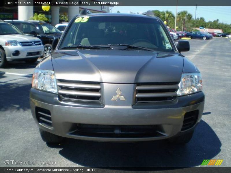 Mineral Beige Pearl / Sand Blast Beige 2005 Mitsubishi Endeavor LS
