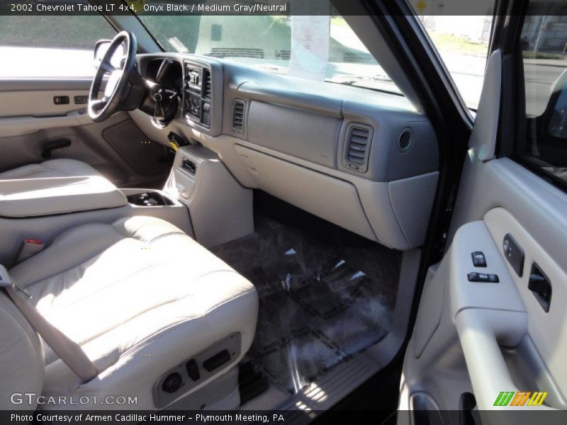 Onyx Black / Medium Gray/Neutral 2002 Chevrolet Tahoe LT 4x4