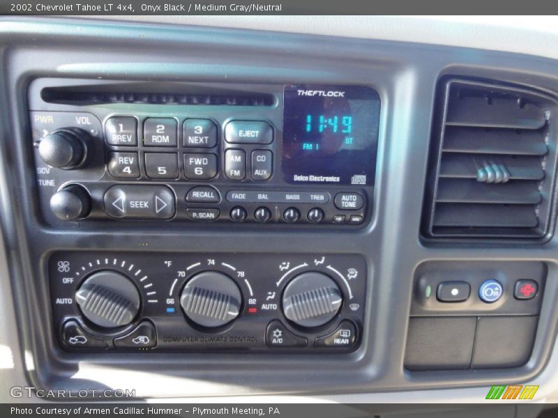 Onyx Black / Medium Gray/Neutral 2002 Chevrolet Tahoe LT 4x4