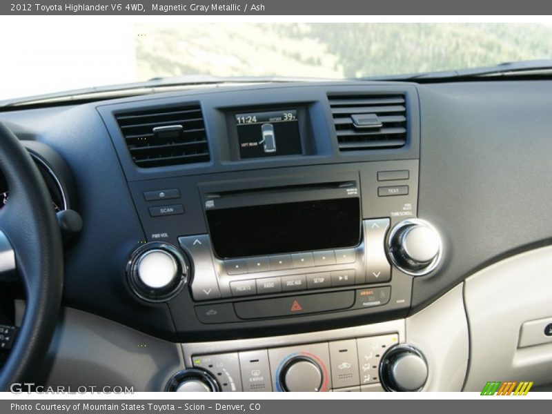 Magnetic Gray Metallic / Ash 2012 Toyota Highlander V6 4WD