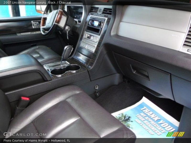 Black / Charcoal 2007 Lincoln Navigator Luxury