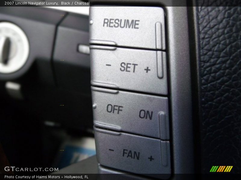 Black / Charcoal 2007 Lincoln Navigator Luxury