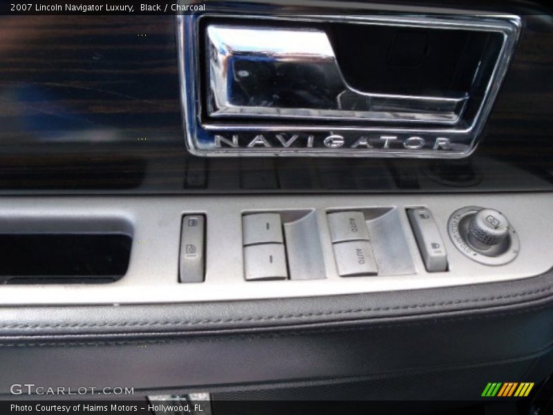 Black / Charcoal 2007 Lincoln Navigator Luxury