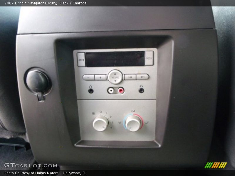 Black / Charcoal 2007 Lincoln Navigator Luxury