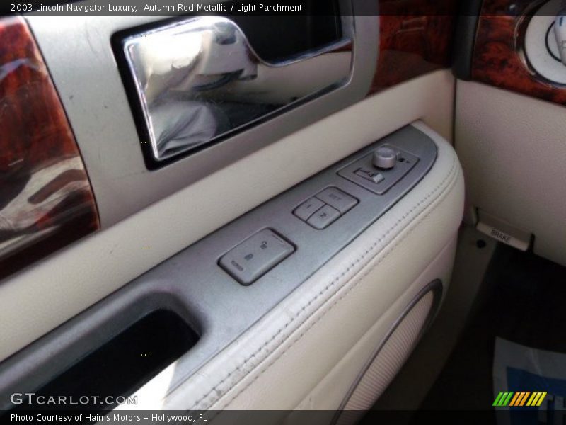 Autumn Red Metallic / Light Parchment 2003 Lincoln Navigator Luxury
