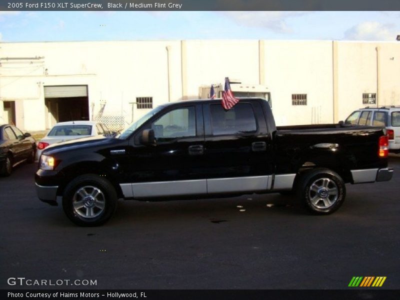 Black / Medium Flint Grey 2005 Ford F150 XLT SuperCrew