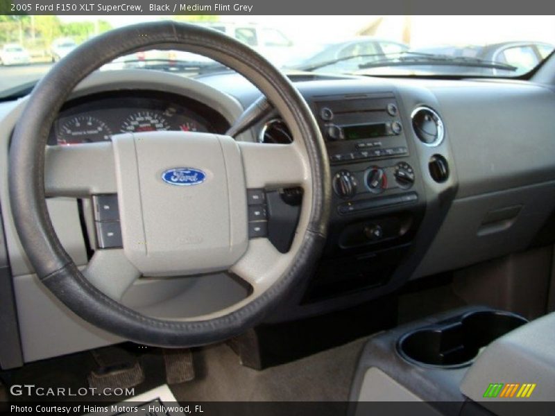 Black / Medium Flint Grey 2005 Ford F150 XLT SuperCrew