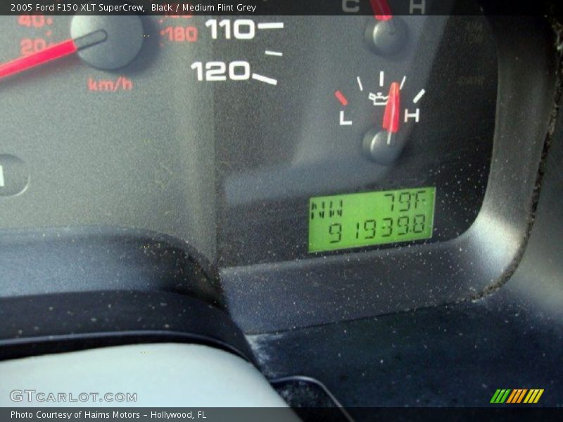 Black / Medium Flint Grey 2005 Ford F150 XLT SuperCrew