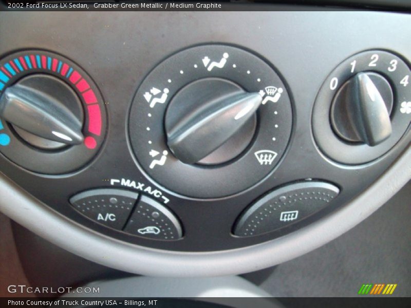 Grabber Green Metallic / Medium Graphite 2002 Ford Focus LX Sedan