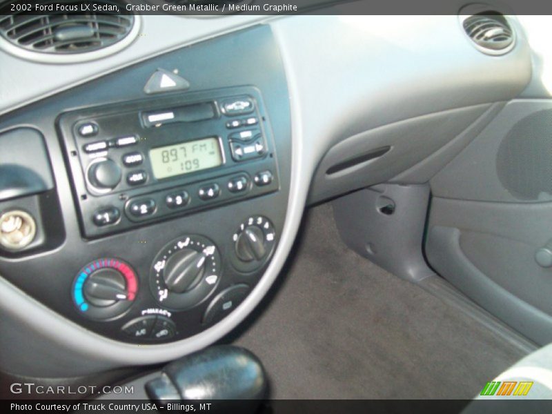 Grabber Green Metallic / Medium Graphite 2002 Ford Focus LX Sedan