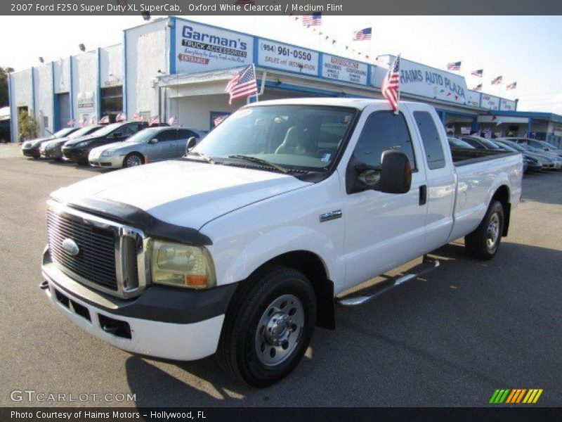 Oxford White Clearcoat / Medium Flint 2007 Ford F250 Super Duty XL SuperCab